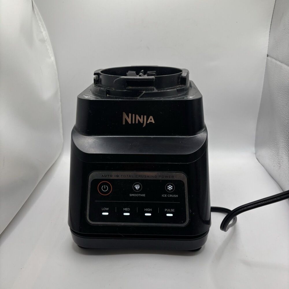 Ninja Blender Base Unit Motor Model:BN700 S/N:S17R3011A9F3 1200W